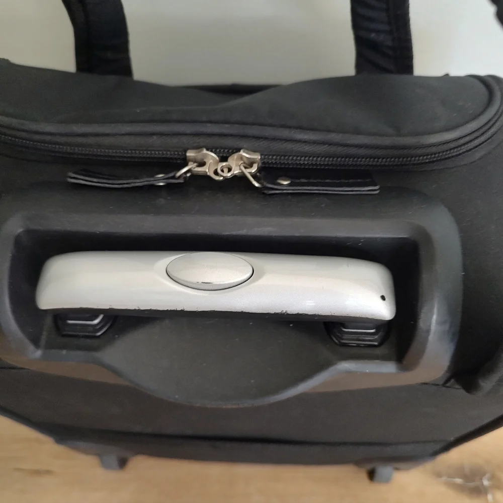 Ricardo Beverly Hills Black Carry-on Under Seat Roller Bag Black
